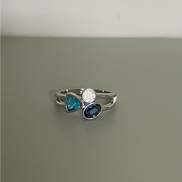 Accessories - Three Color Irregular Shaped Gemstone Fashion Ring Size 8 New